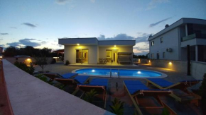 Holiday House Libra
